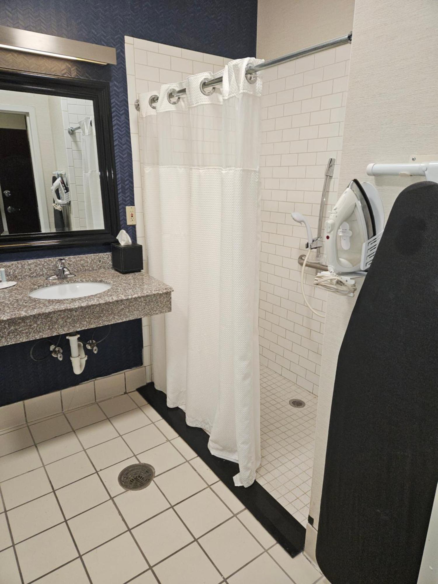 Fairfield Inn & Suites By Marriott Tulsa Central Exteriör bild